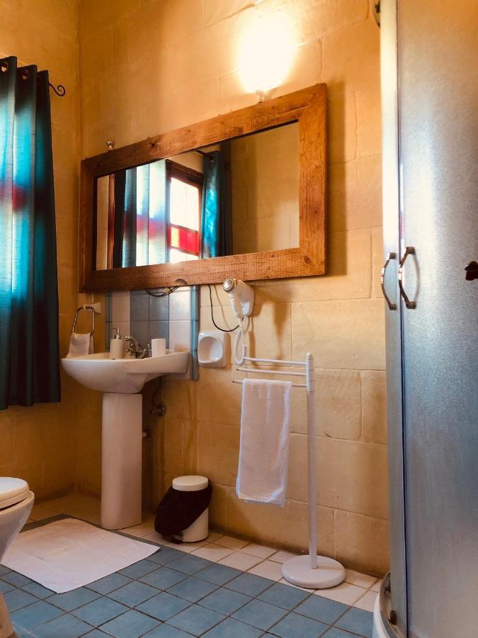 Narcisa Farmhouse B&B Надур Екстер'єр фото