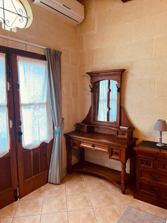 Narcisa Farmhouse B&B Надур Екстер'єр фото